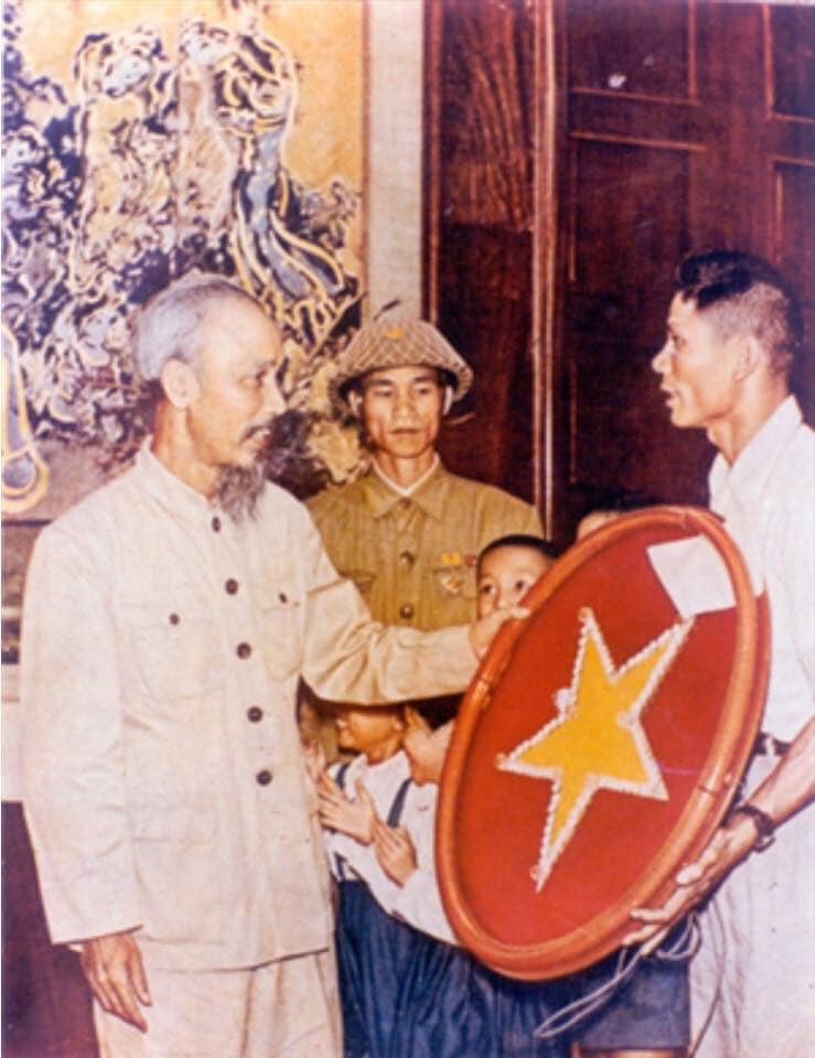 Chủ tịch Hồ Chí Minh