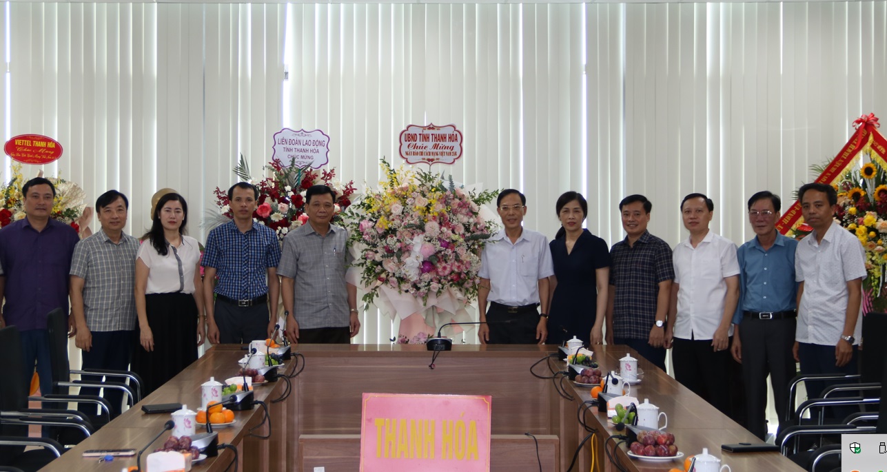 Đồng chí Phó chủ tịch UBND tỉnh thăm, chúc mừng Sở Thông tin và Truyền thông nhân ngày Báo chí Cách mạng Việt Nam (21/6)
