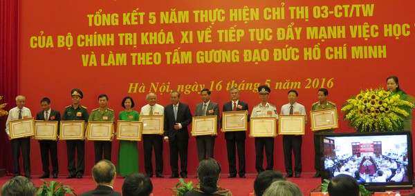 Chỉ thị của Bộ Chính trị về đẩy mạnh học tập và làm theo tư tưởng, đạo đức, phong cách Hồ Chí Minh